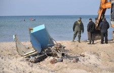 Wydobywanie wraku kutra UST-83 - ustka24.info