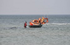 Wydobywanie wraku kutra UST-83 - ustka24.info