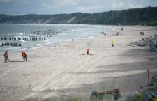 Saperzy przeszukują plażę wschodnią w Ustce - ustka24.info