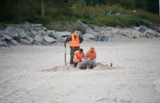 Saperzy przeszukują plażę wschodnią w Ustce - ustka24.info