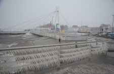Zniszczenia po sztormie "Alex" - ustka24.info