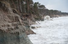 Zniszczenia po sztormie "Alex" - ustka24.info