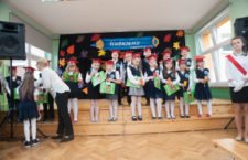 Ślubowanie uczniów pierwszej klasy w SP nr 2 w Ustce - ustka24.info