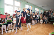 Ślubowanie uczniów pierwszej klasy w SP nr 2 w Ustce - ustka24.info