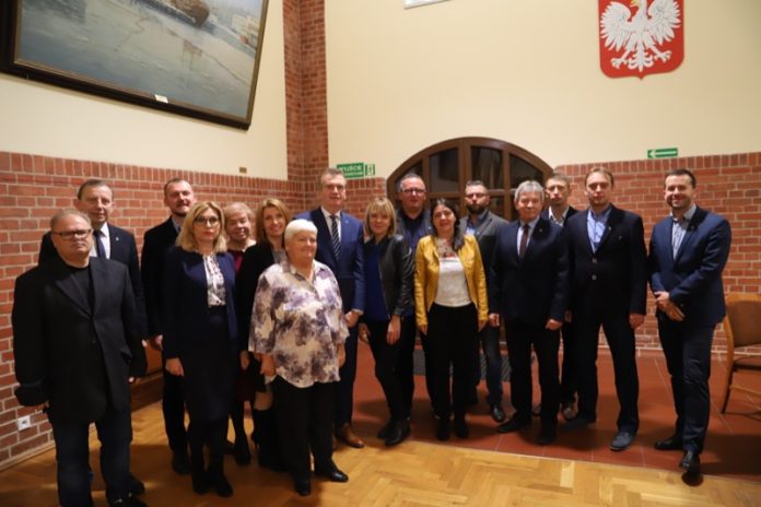 Nowi radni z Ustki odebrali już zaświadczenia o wyborze - ustka24.info