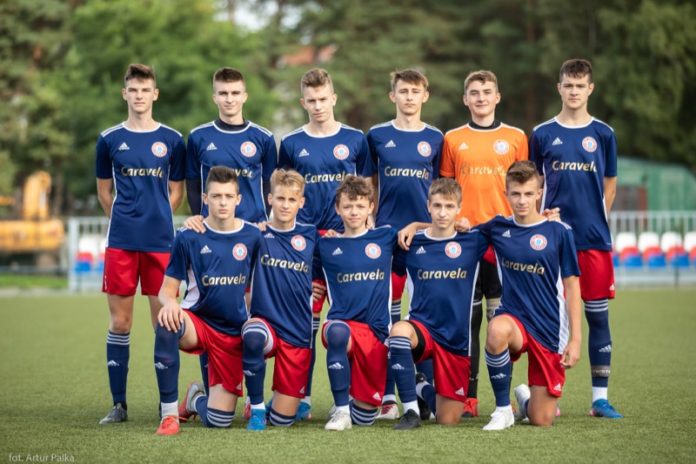 Zwycięstwa i remisy juniorów Jantara Ustka. Seniorzy nadal w dołku - ustka24.info